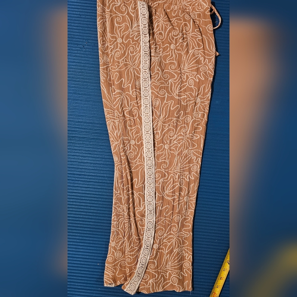 Robert Louis Baggy Drawstring Capri Pants